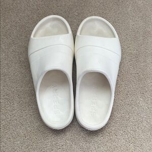 Sperry Classic White Slide Sandals